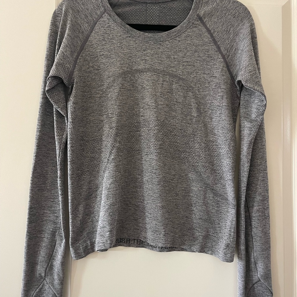 lululemon athletica Heathered Gray Long Sleeve Top